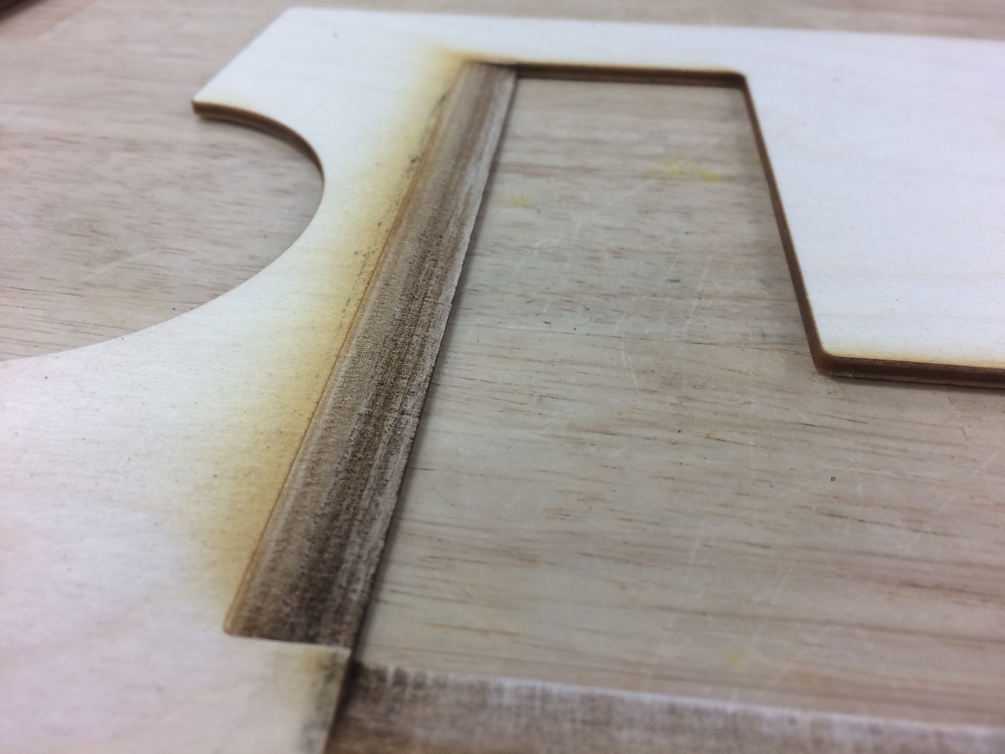 Laser-cut French cleat (graduated raster depth)